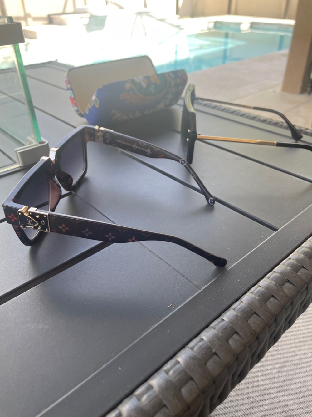 Sunglasses - Picture 6 of 7